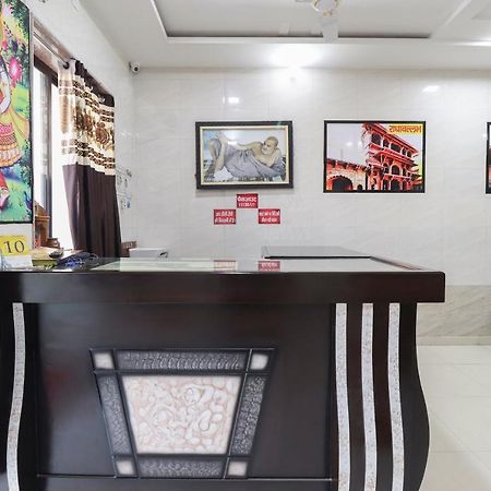 Oyo 69378 Trilok Dham Hotel วรินดาวัน ภายนอก รูปภาพ